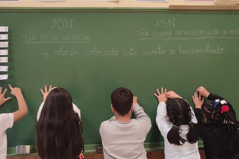 Y COLORÍN COLORADO.jpg